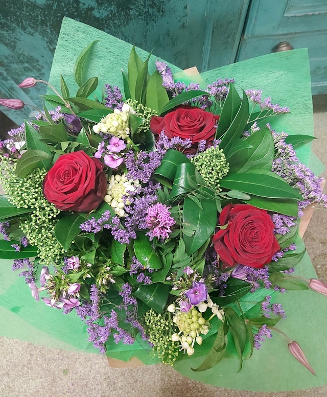 Bright purple,red bqt