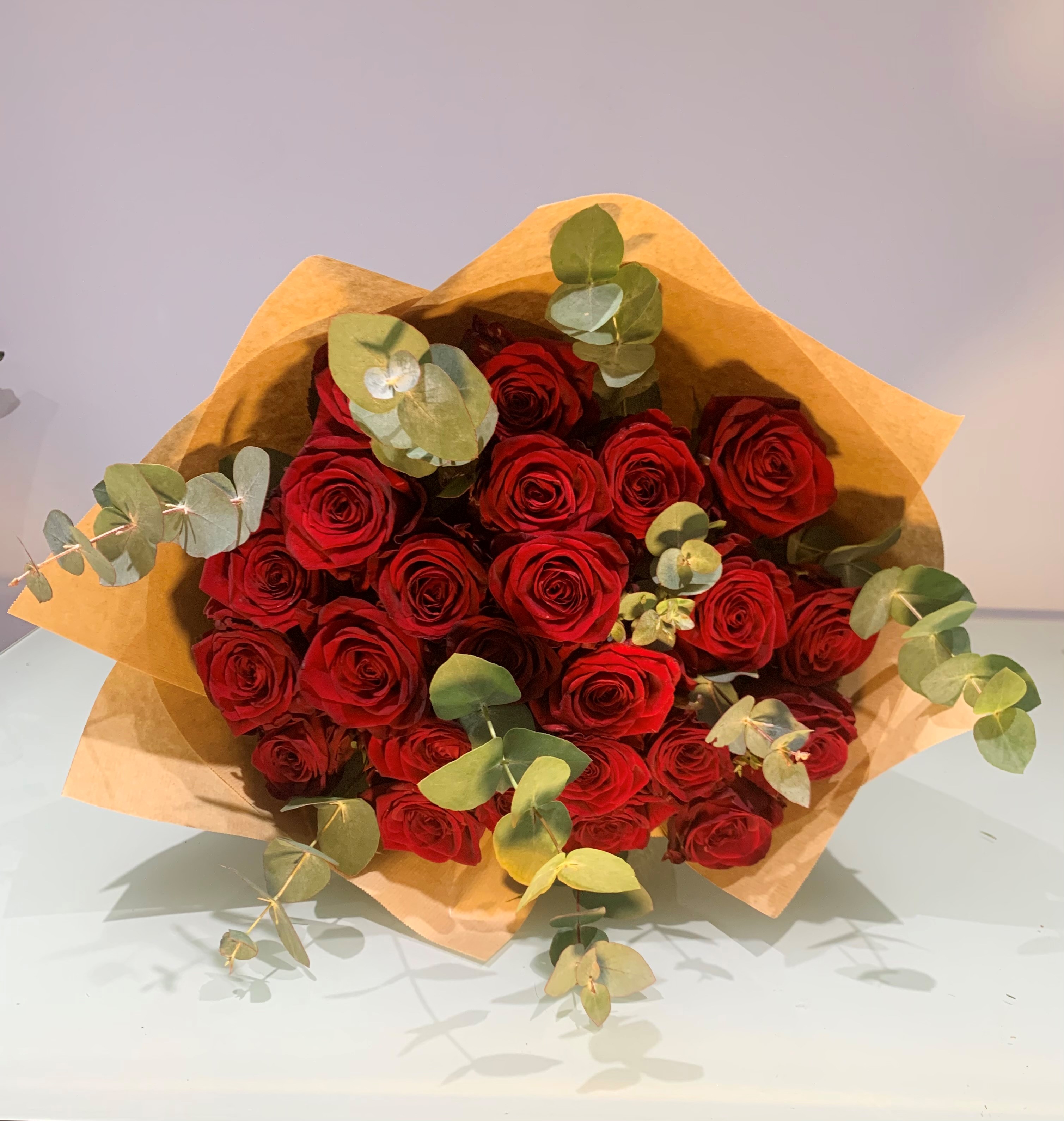 24 Romantic Red Roses