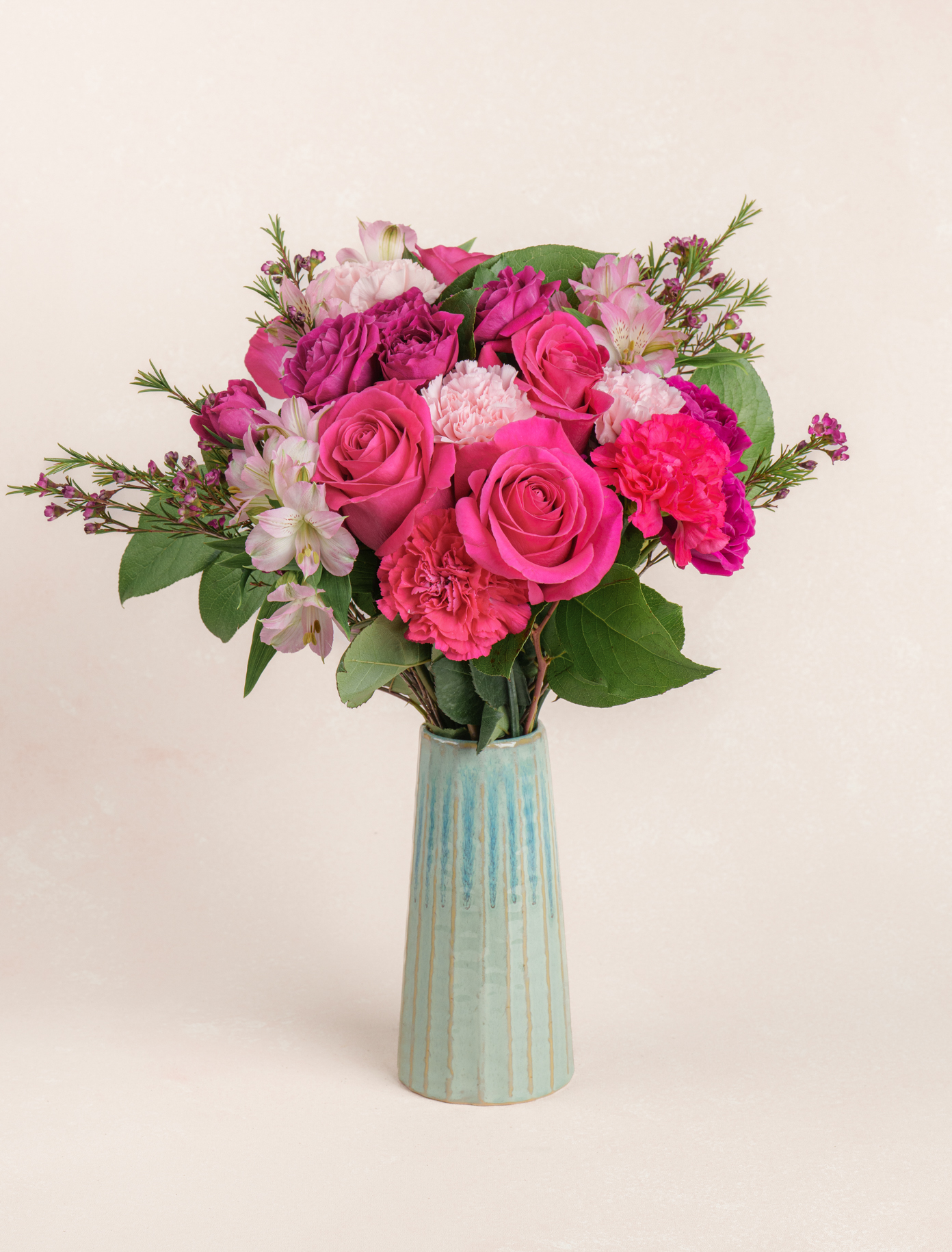 Roxanna by Ode a La ROSE- Chicago  — flowers available for delivery from Floom