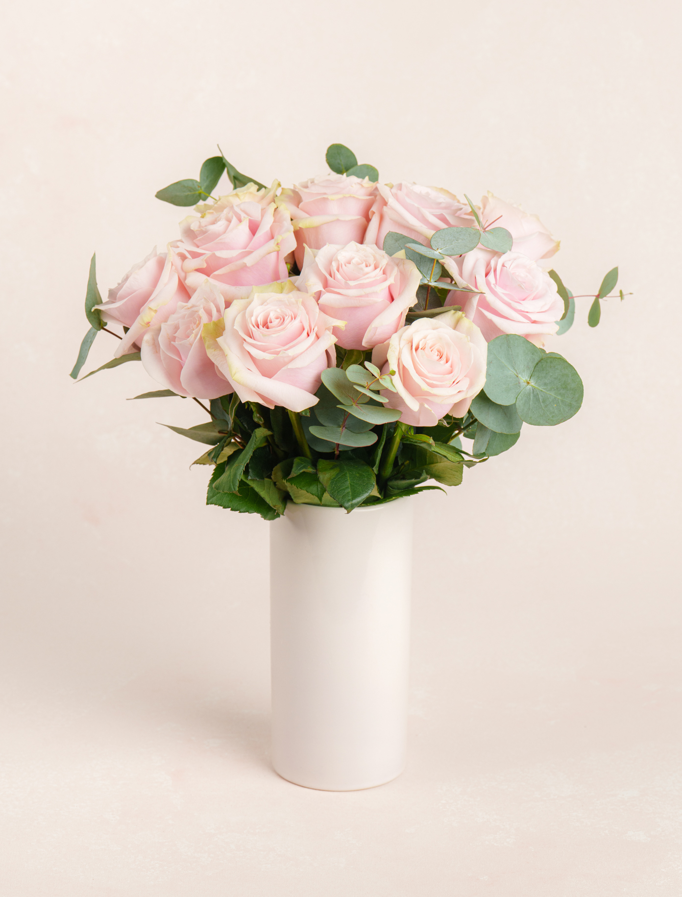 Brigitte by Ode a La ROSE- Chicago  — flowers available for delivery from Floom
