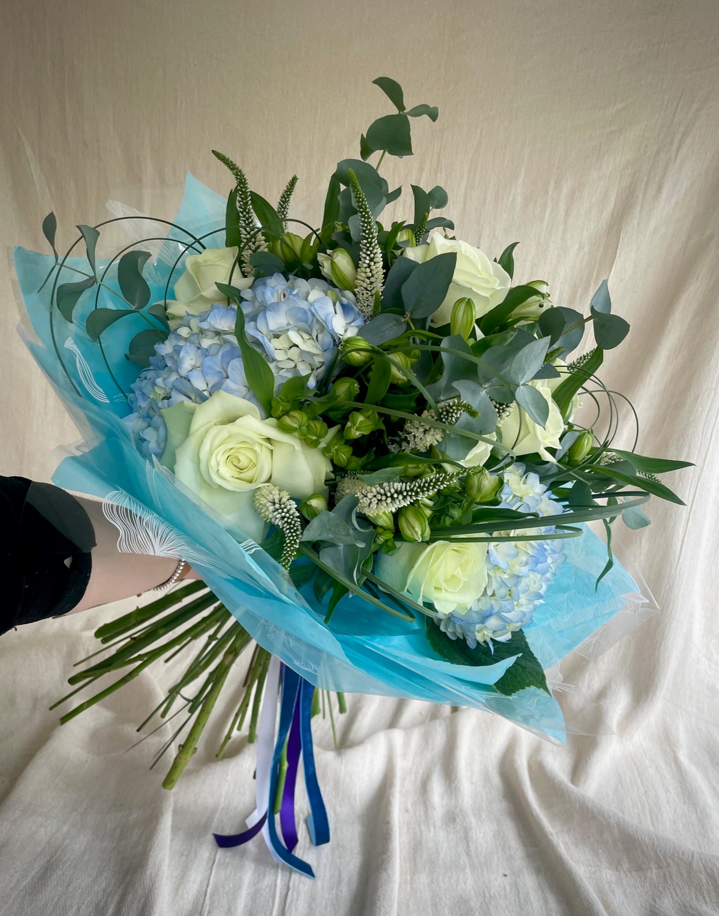 Blue ocean tied bunch