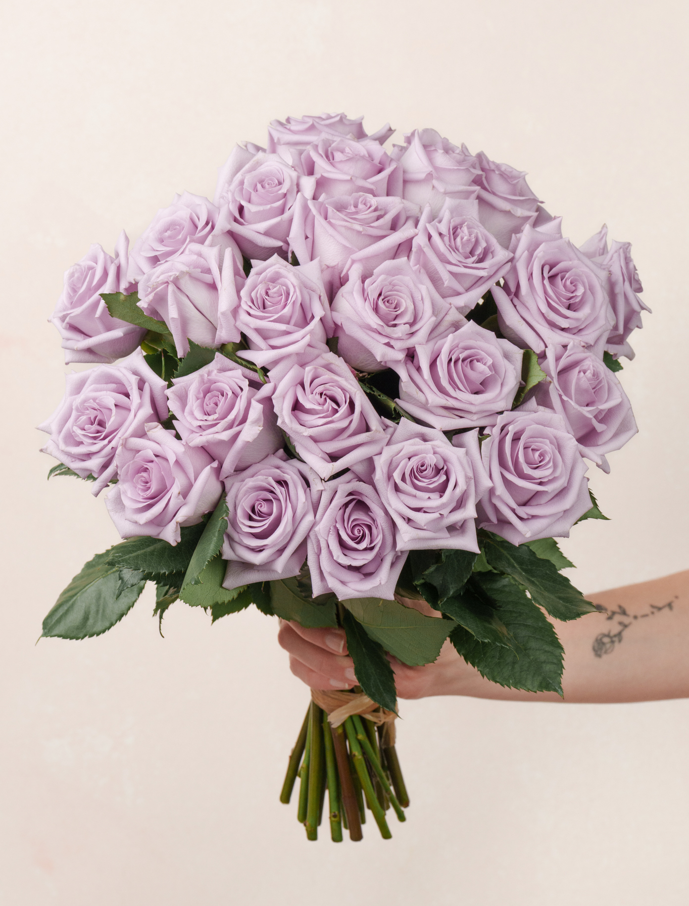 Adrienne by Ode a La ROSE- Chicago  — flowers available for delivery from Floom