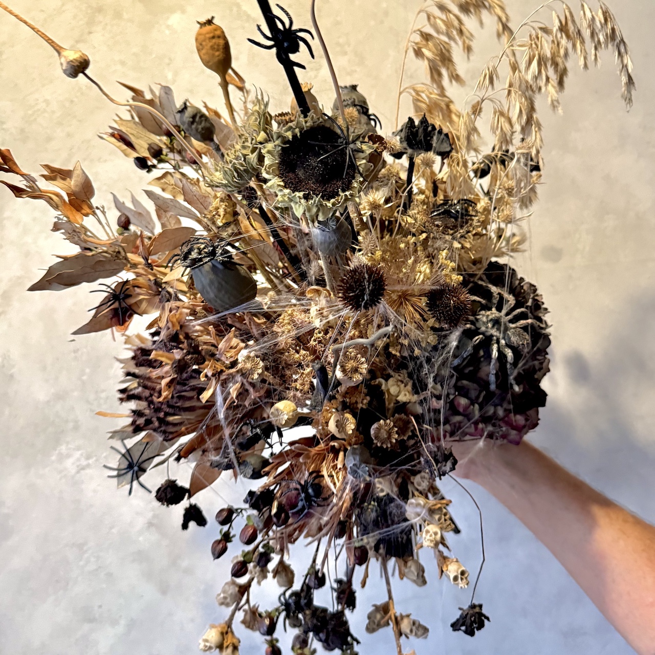 Original by mr.co.flowerhouse — flowers available for delivery from Floom