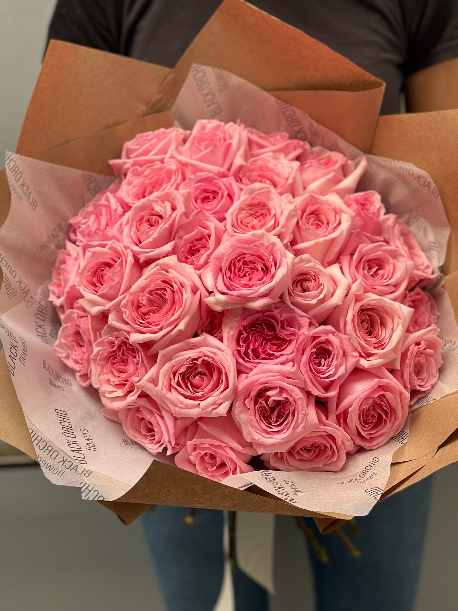 3 dozen of pink roses