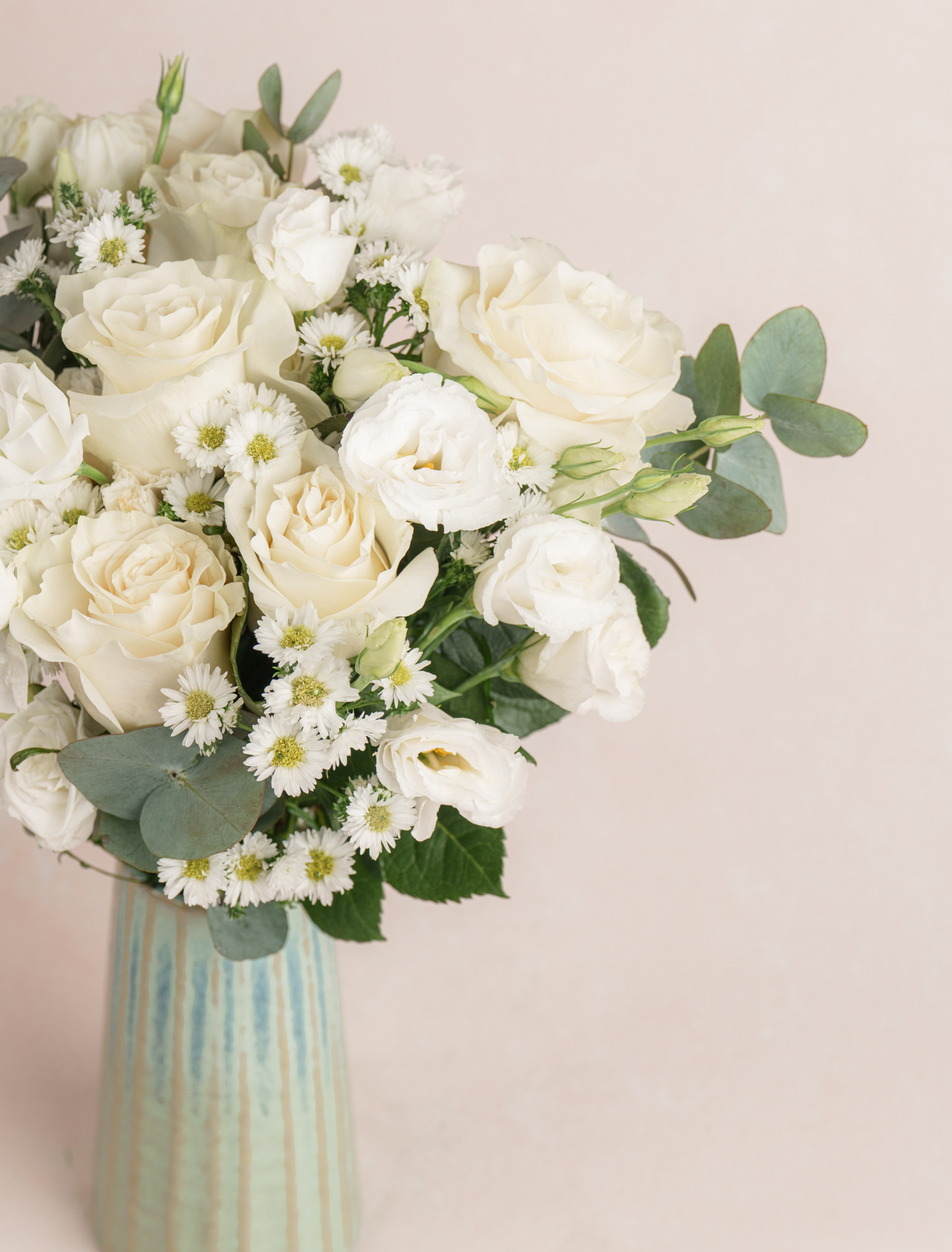 Amelia by Ode a La ROSE- Chicago  — flowers available for delivery from Floom