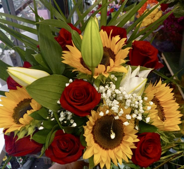 Red roses and white l