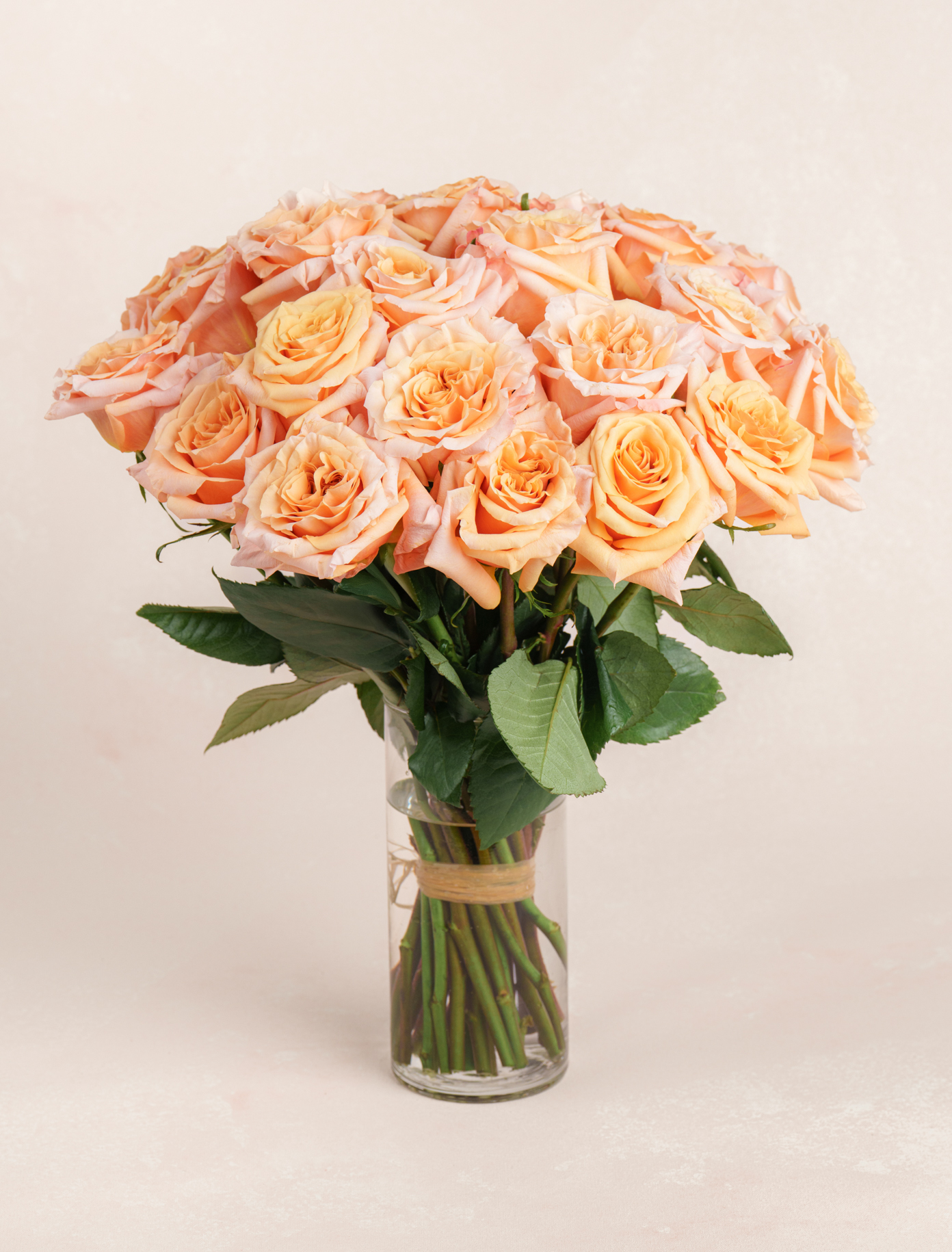 Lolita by Ode a La ROSE- Chicago  — flowers available for delivery from Floom