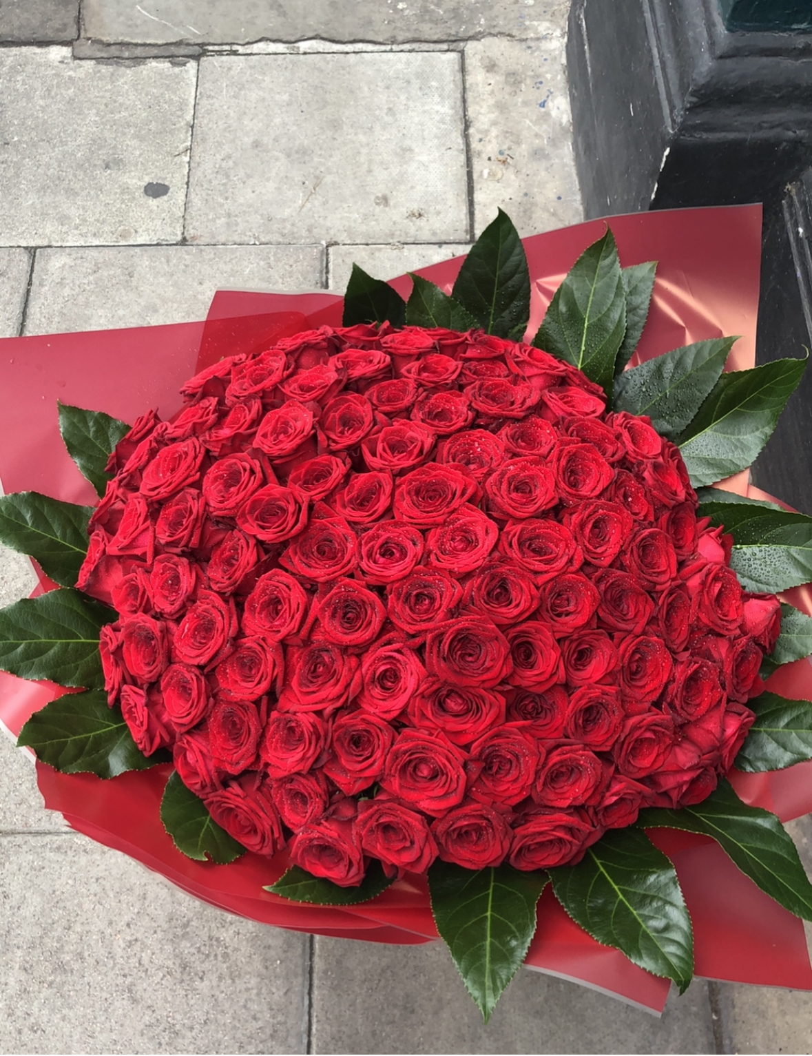 101 Luxury Red Roses