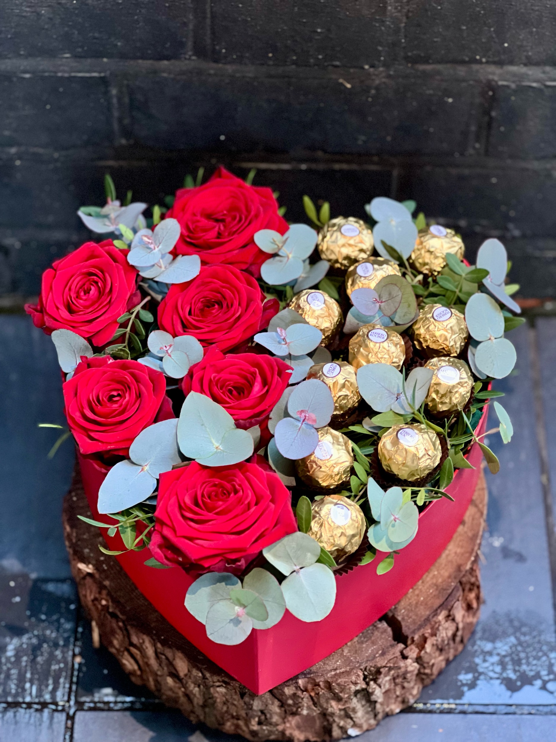 Roses & Ferrero Box