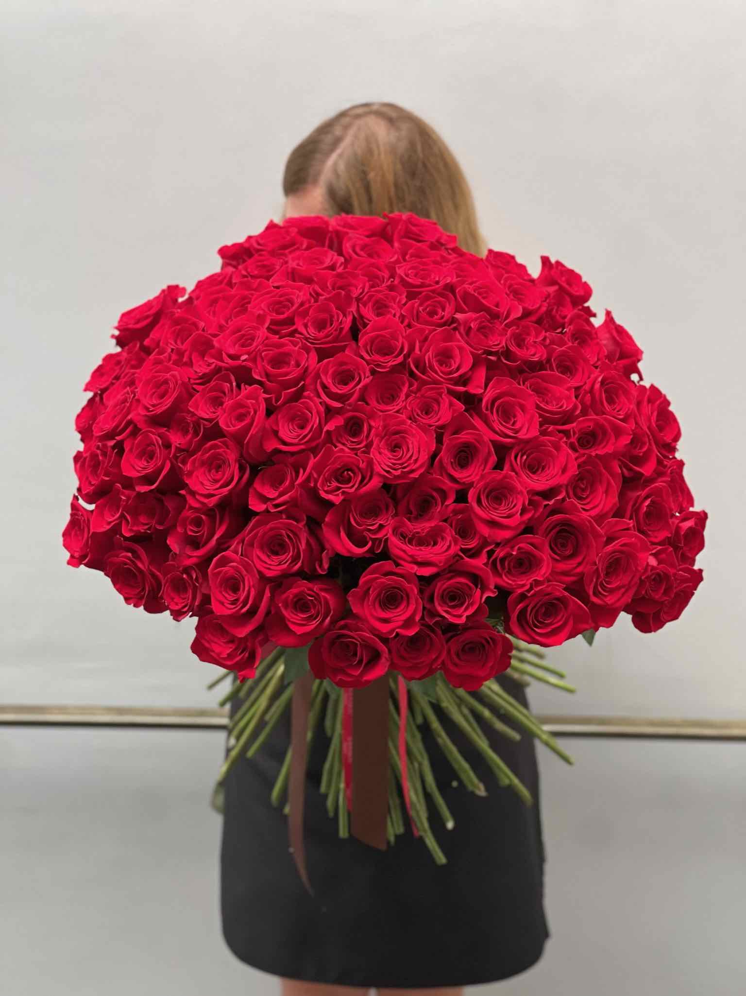 200 red roses bouquet