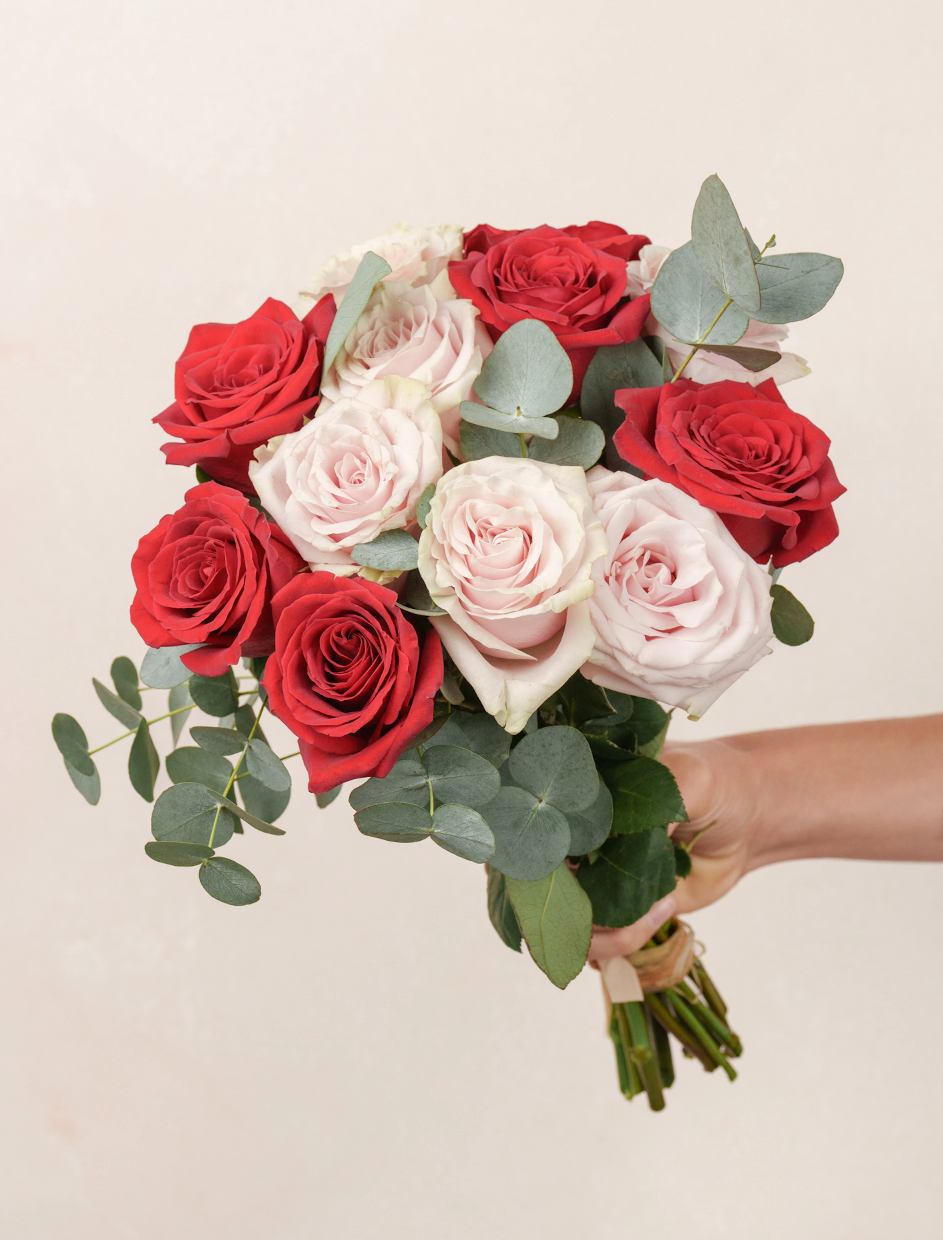 Eros by Ode a La ROSE- Chicago — flowers available for delivery from Floom
