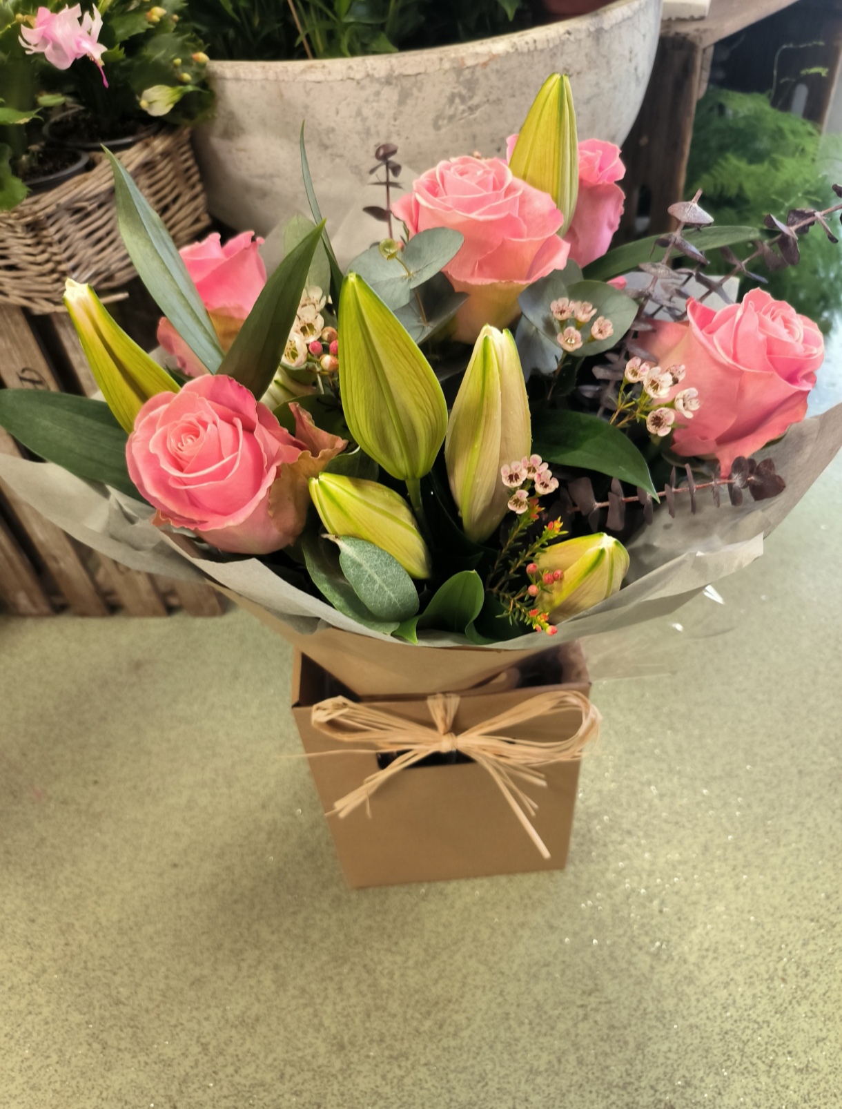 Roses & lillies bouq