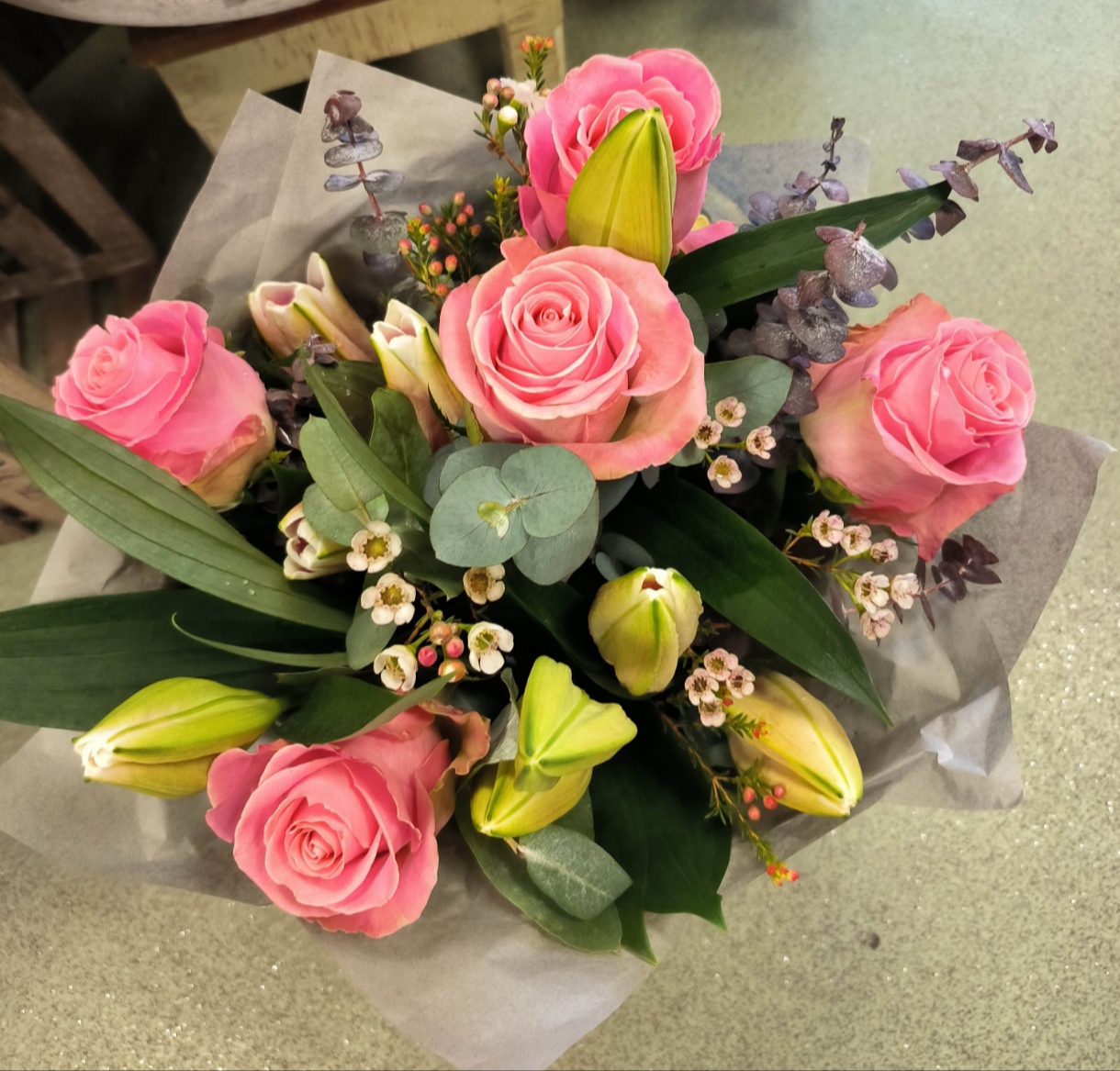 Roses & lillies bouq