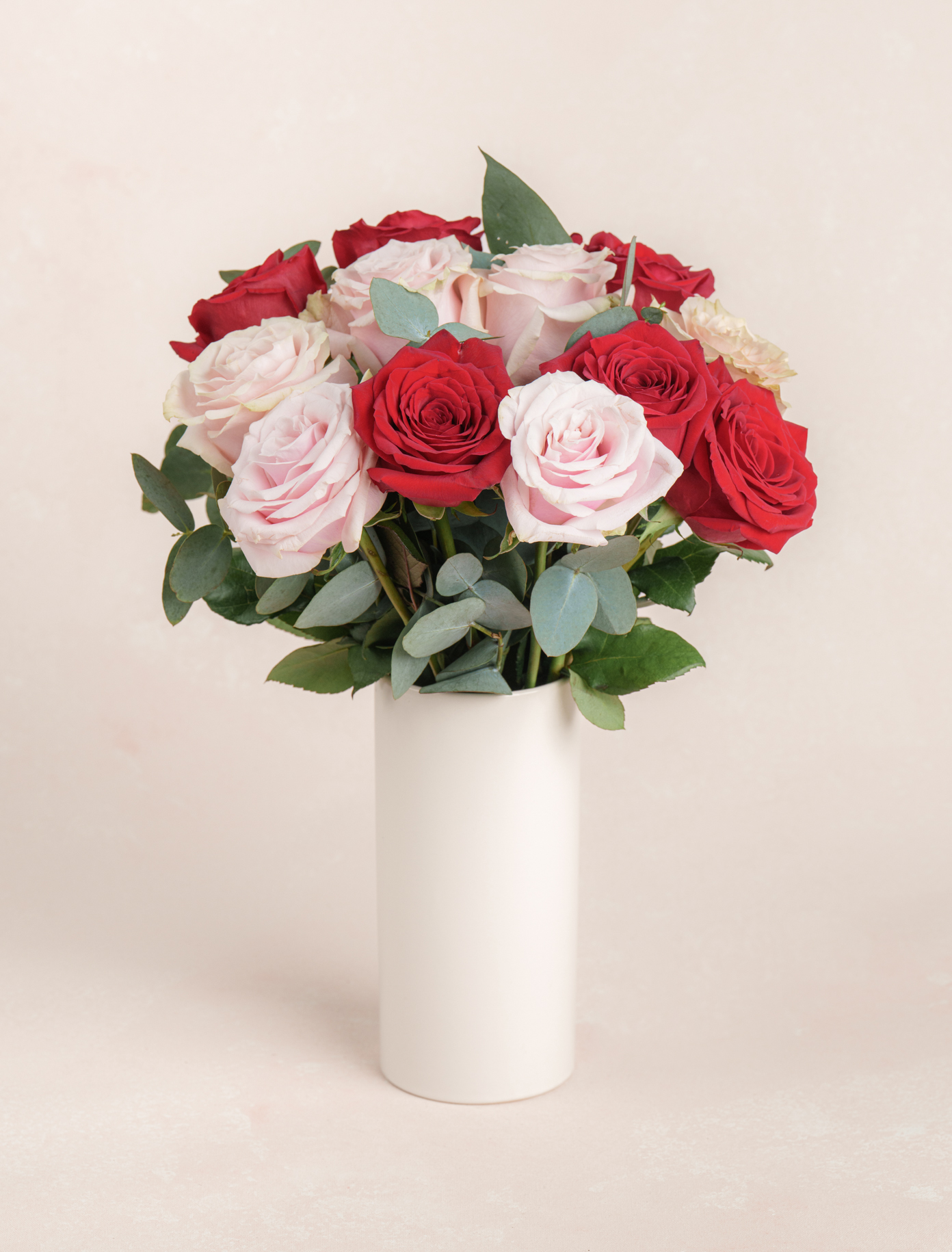 Eros by Ode a La ROSE- Chicago  — flowers available for delivery from Floom