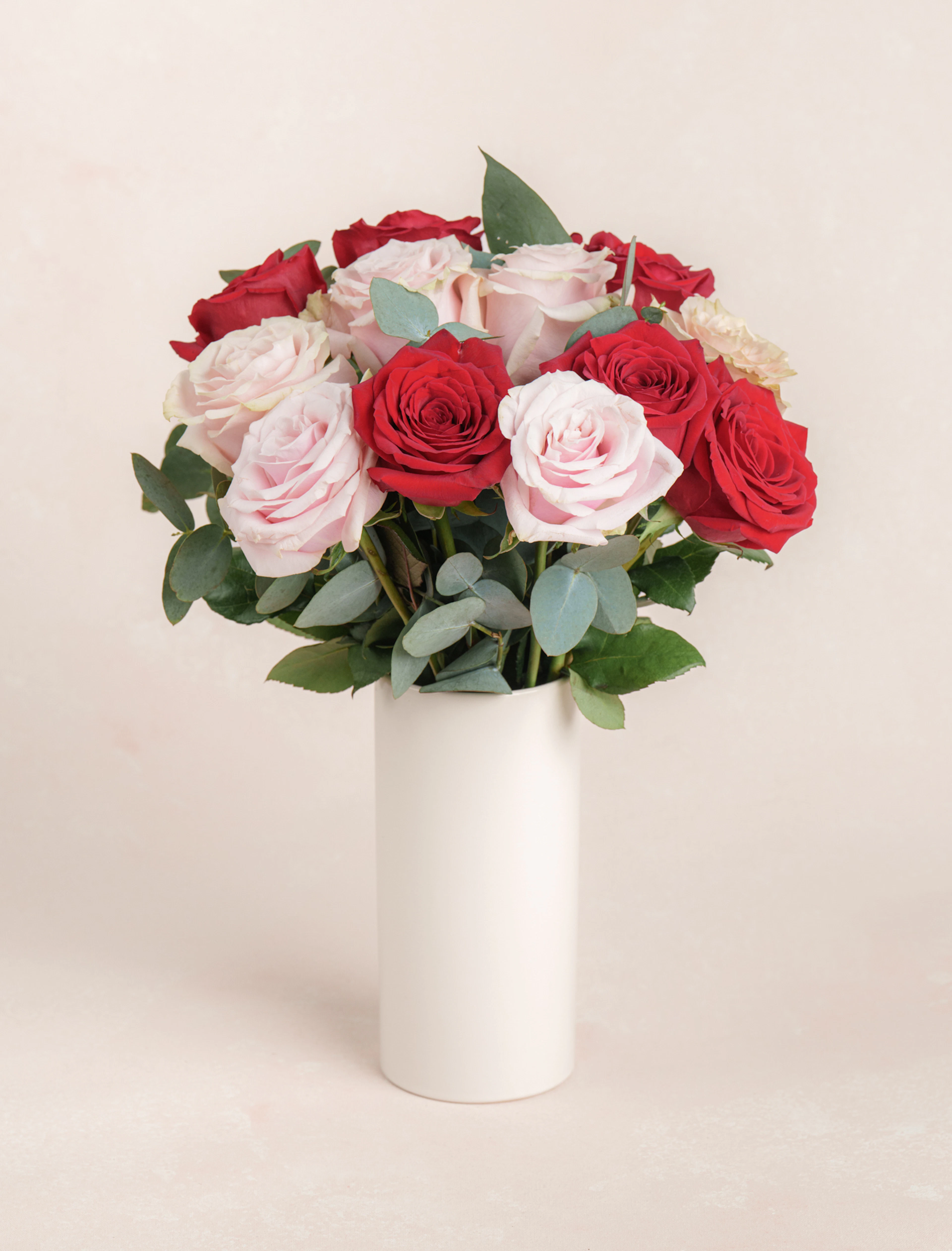 Eros by Ode a La ROSE- Chicago — flowers available for delivery from Floom