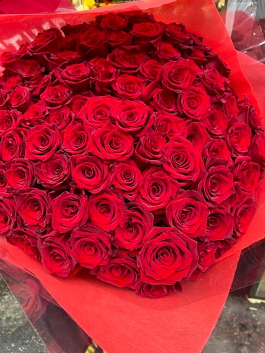 Order Roses online | Same-Day Rose Delivery | US | Floom