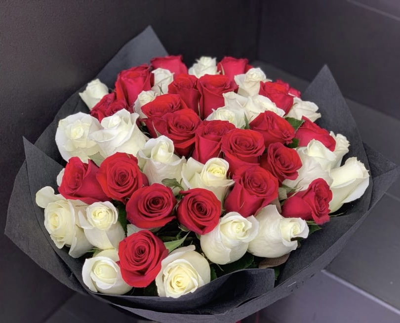 Red & white roses 