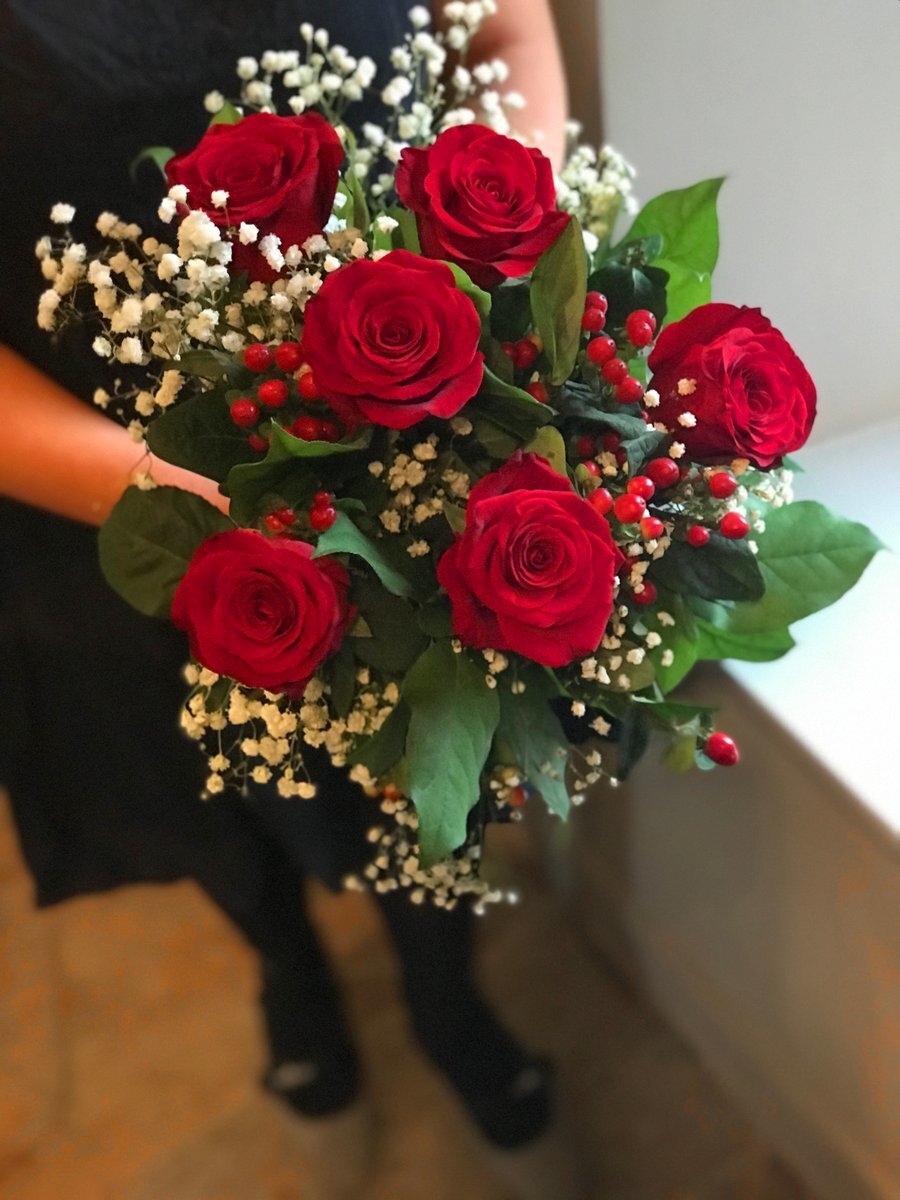 6 Red Roses Handtied