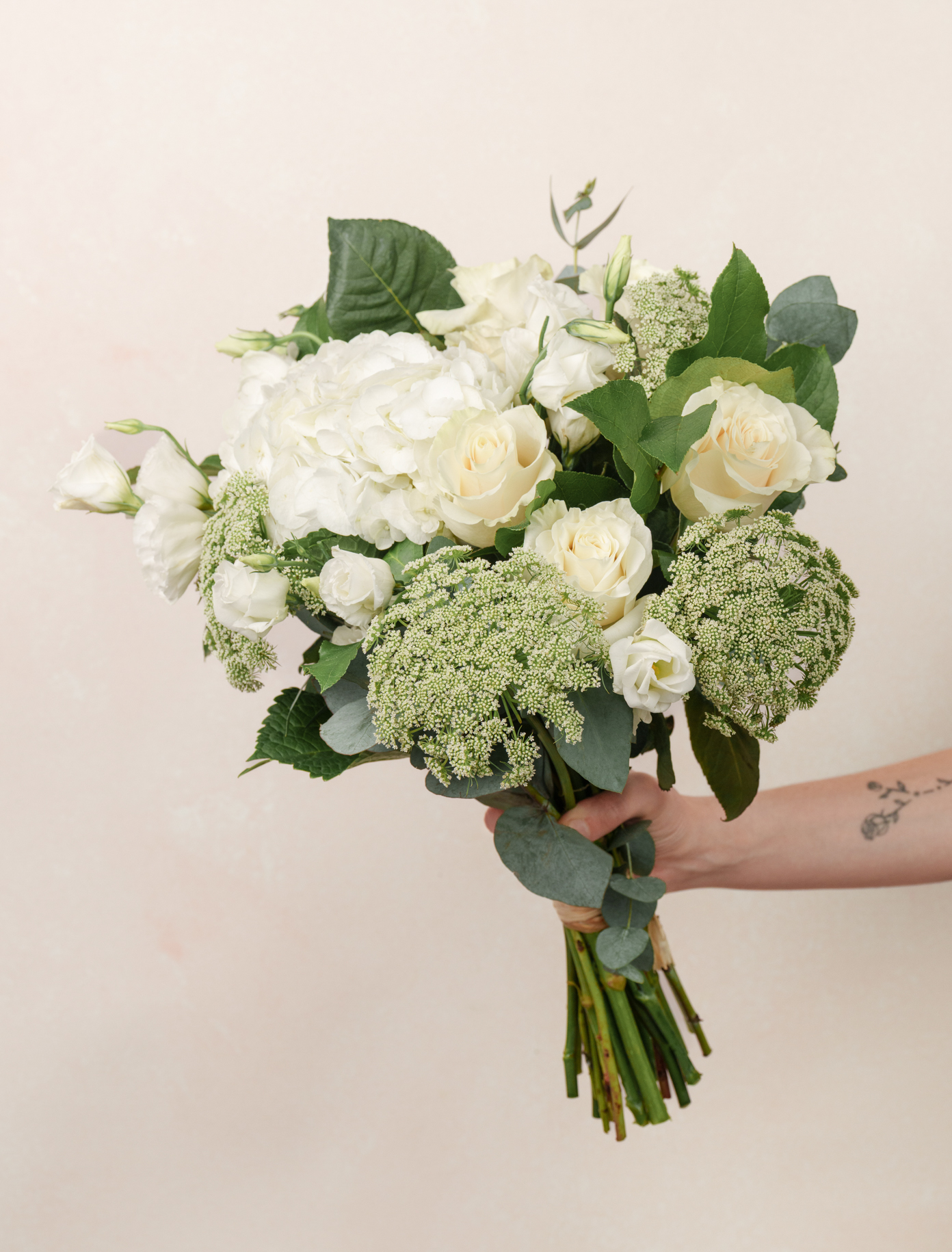 Anna by Ode a La ROSE- Chicago  — flowers available for delivery from Floom