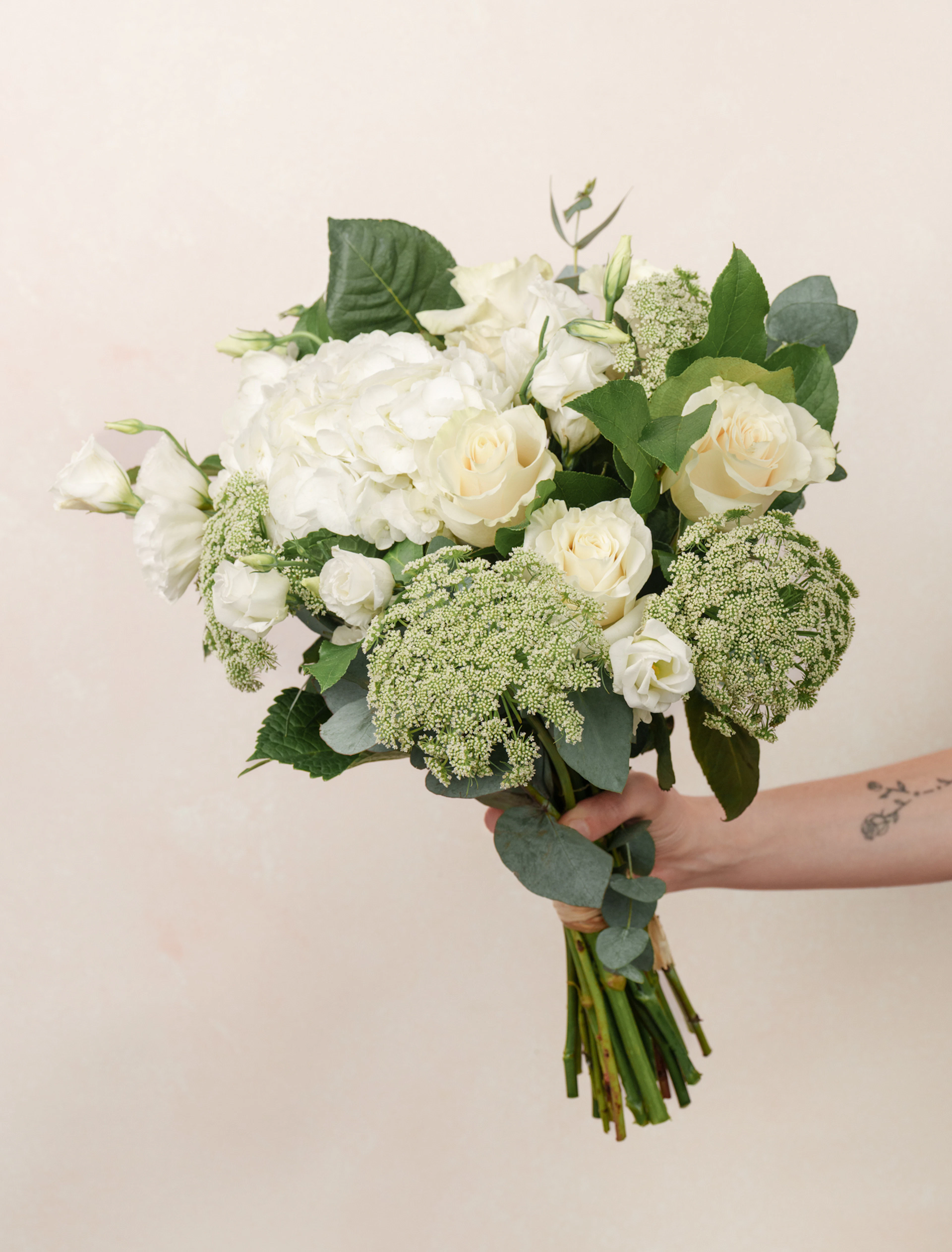 Anna by Ode a La ROSE- Chicago — flowers available for delivery from Floom