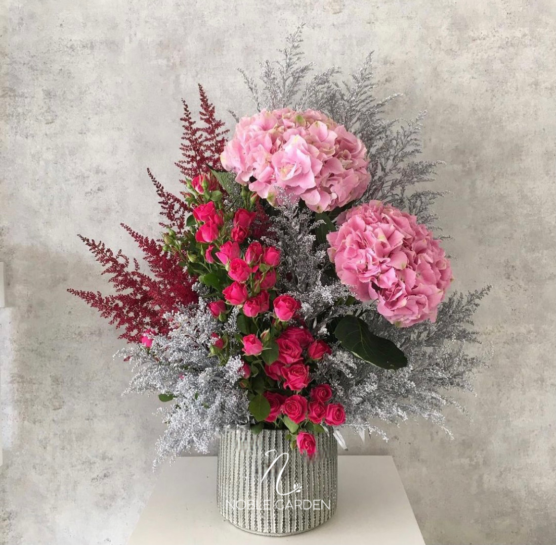 Pink and gray colors