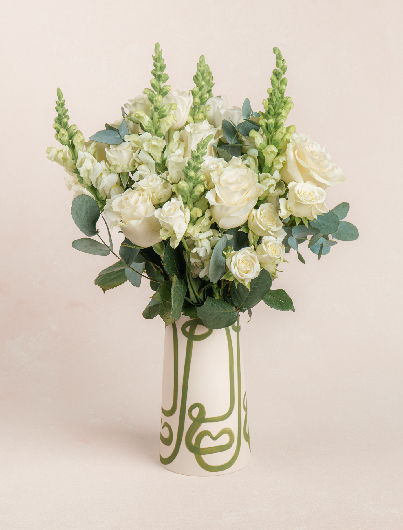 Paulette by Ode a La ROSE- Chicago  — flowers available for delivery from Floom