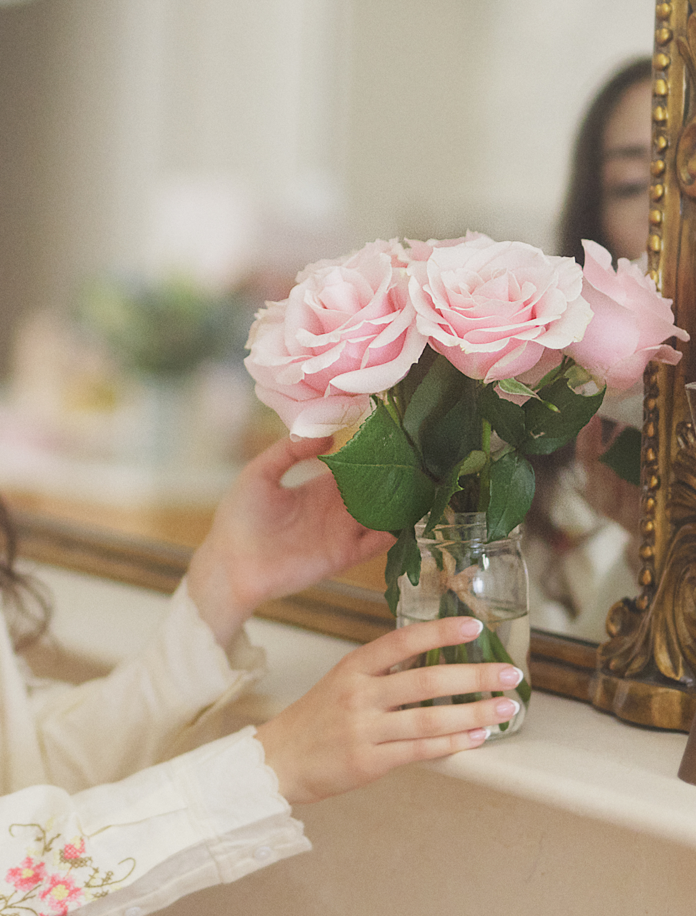 Petite Brigitte by Ode a La ROSE- Chicago  — flowers available for delivery from Floom