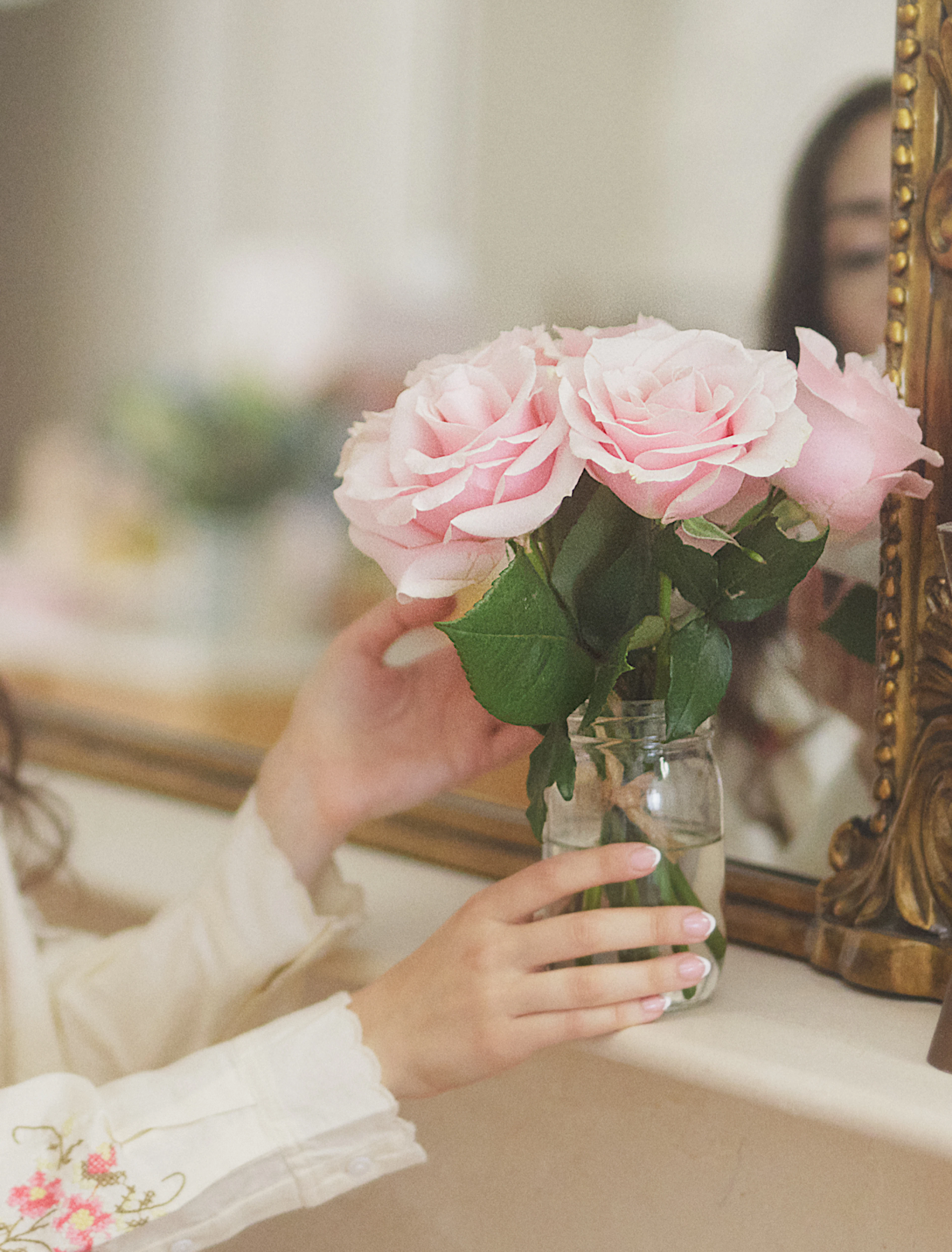 Petite Brigitte by Ode a La ROSE- Chicago — flowers available for delivery from Floom