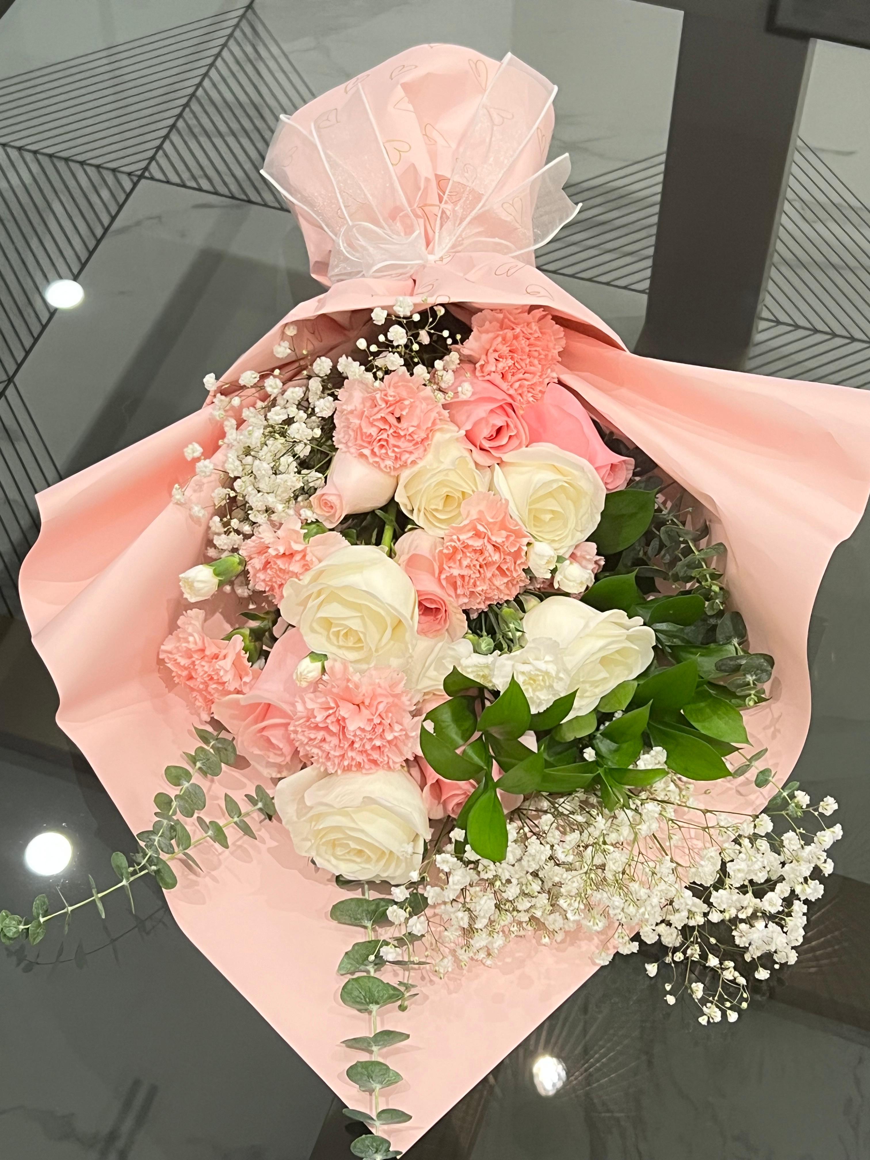 EXCLUSIVE PINK WHITE