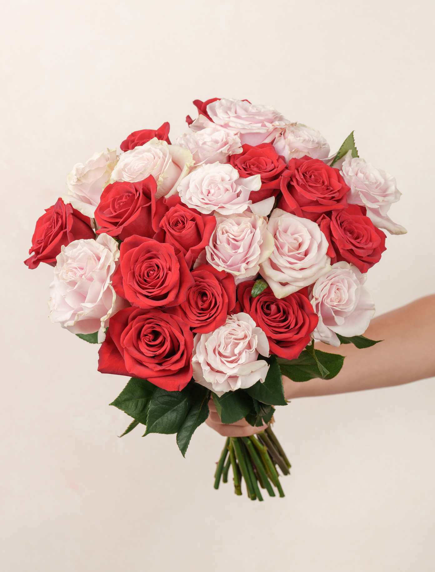 Eros by Ode a La ROSE- Chicago  — flowers available for delivery from Floom
