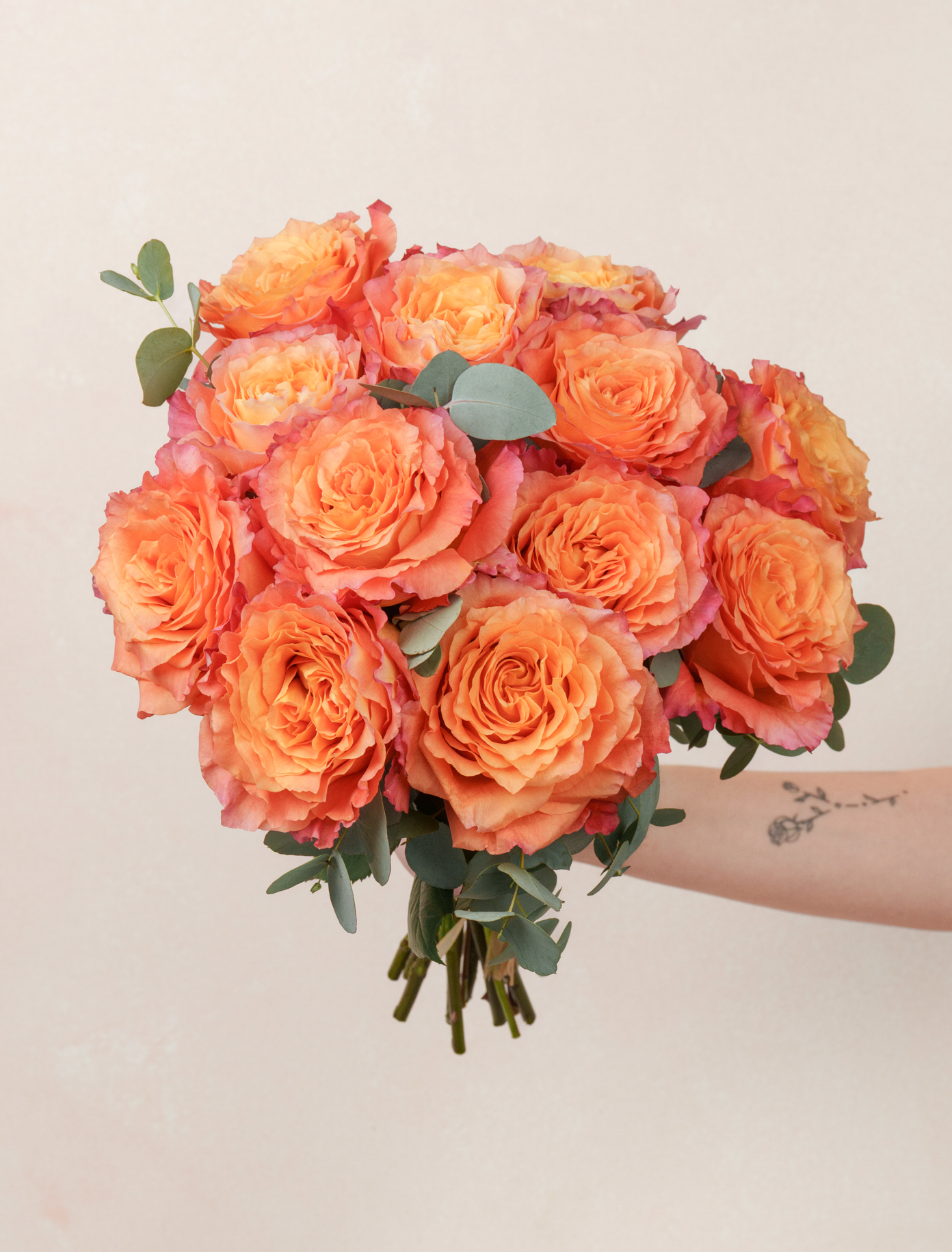 Soleil by Ode a La ROSE- Chicago  — flowers available for delivery from Floom