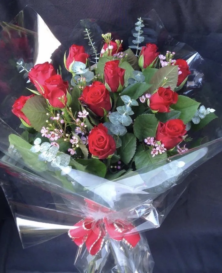 Red roses bouquet 