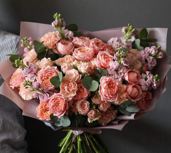 Vuvuzela  Spray Roses