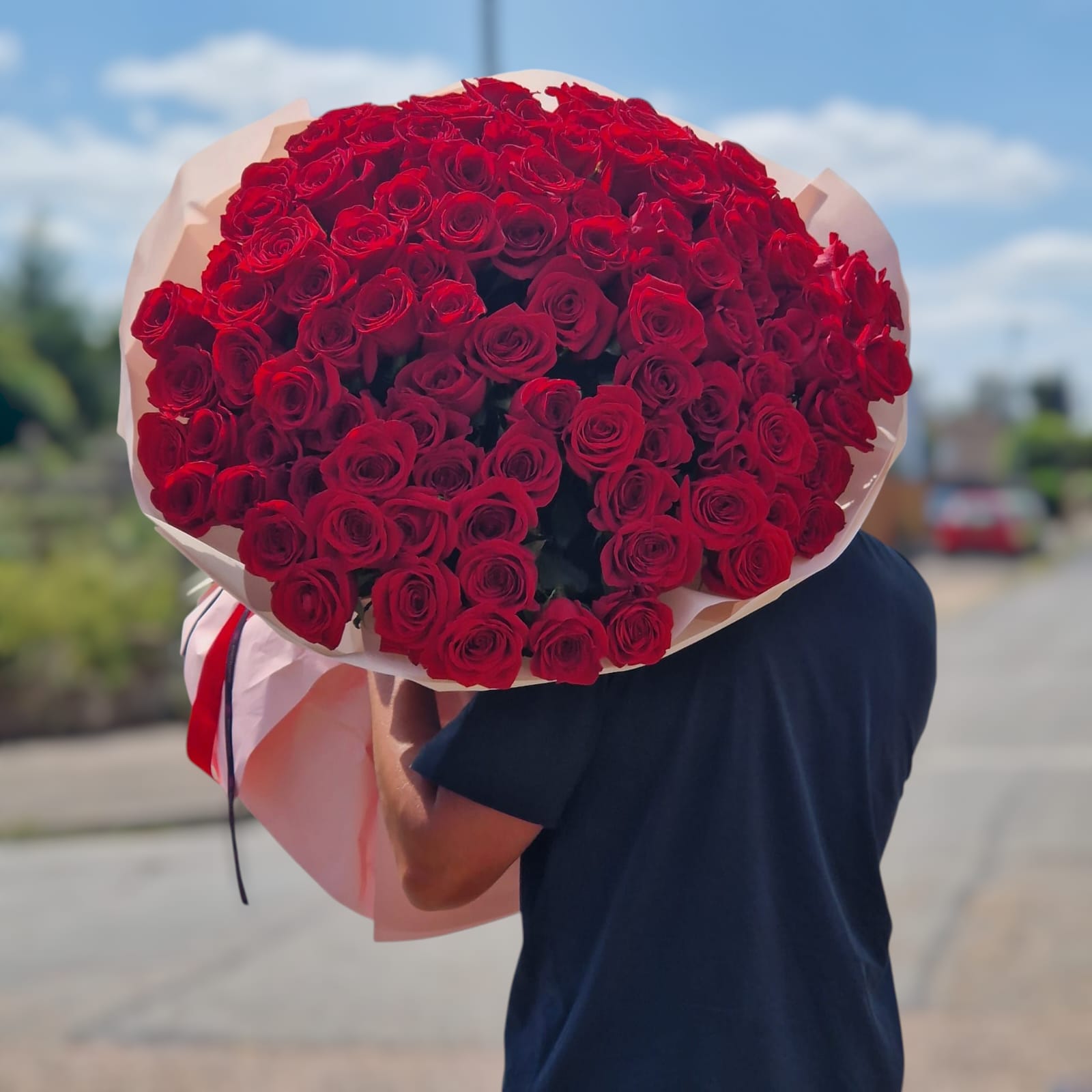 100  Long Red Roses