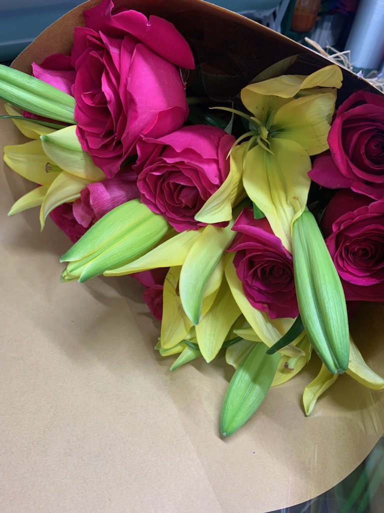 Pink roses and lemon