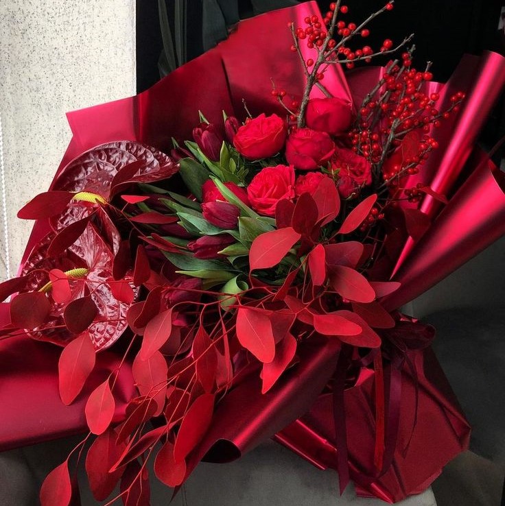 Crimson Allur Bouquet