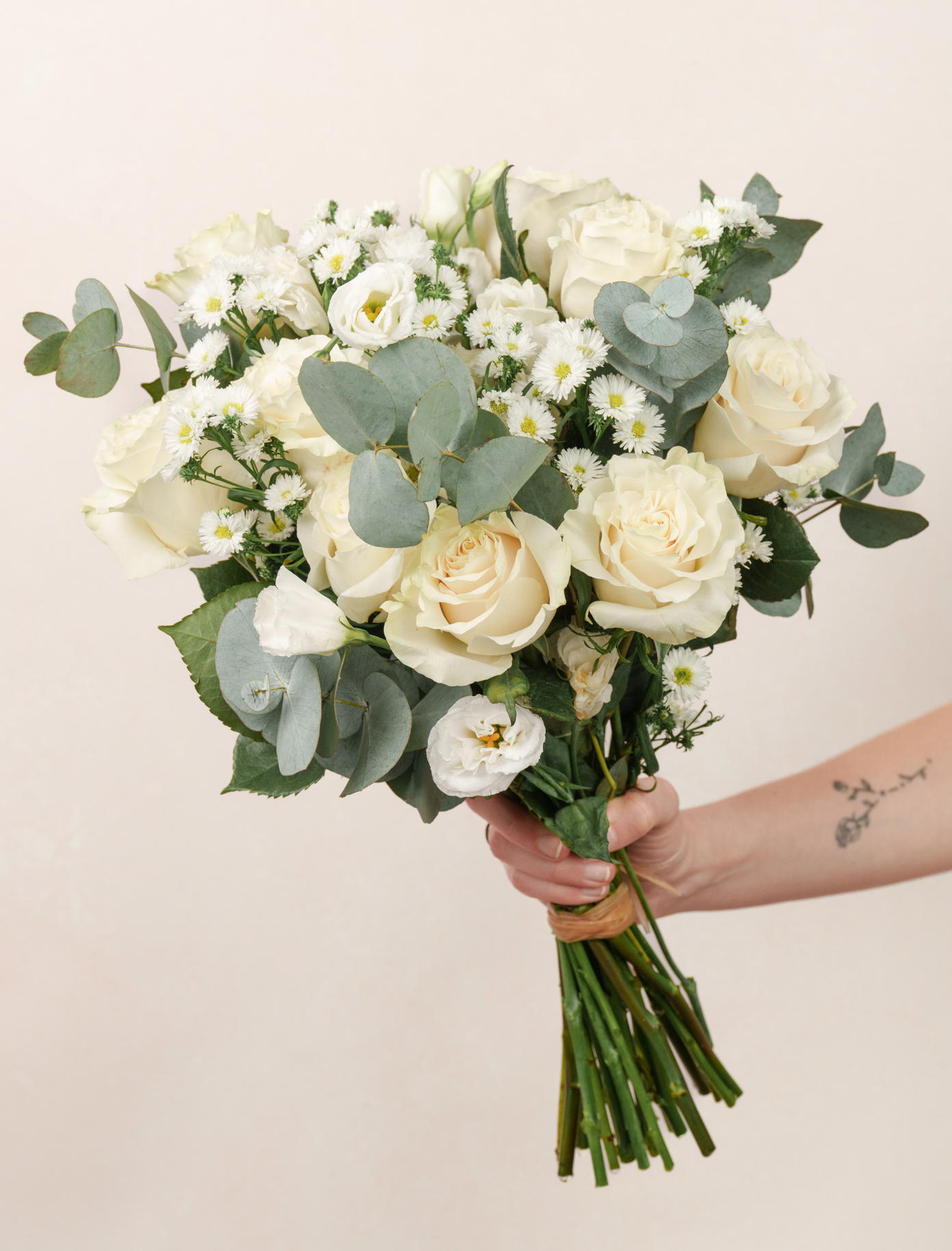 Amelia by Ode a La ROSE- Chicago  — flowers available for delivery from Floom