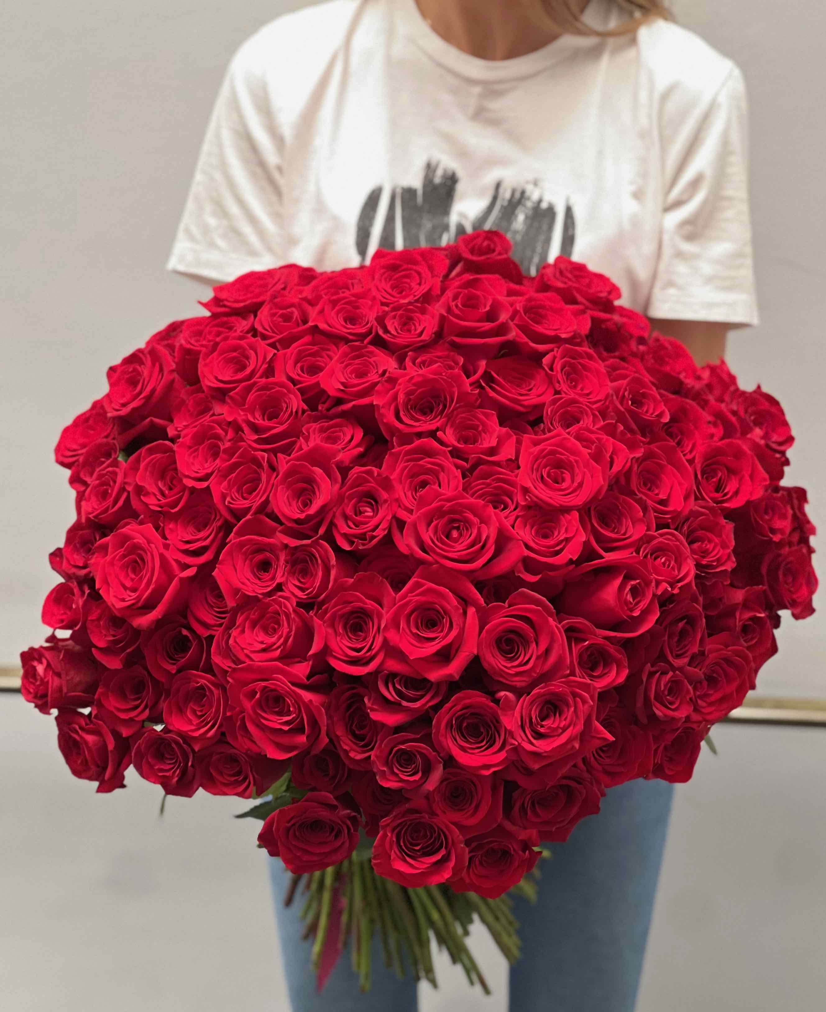 100 red roses bouquet