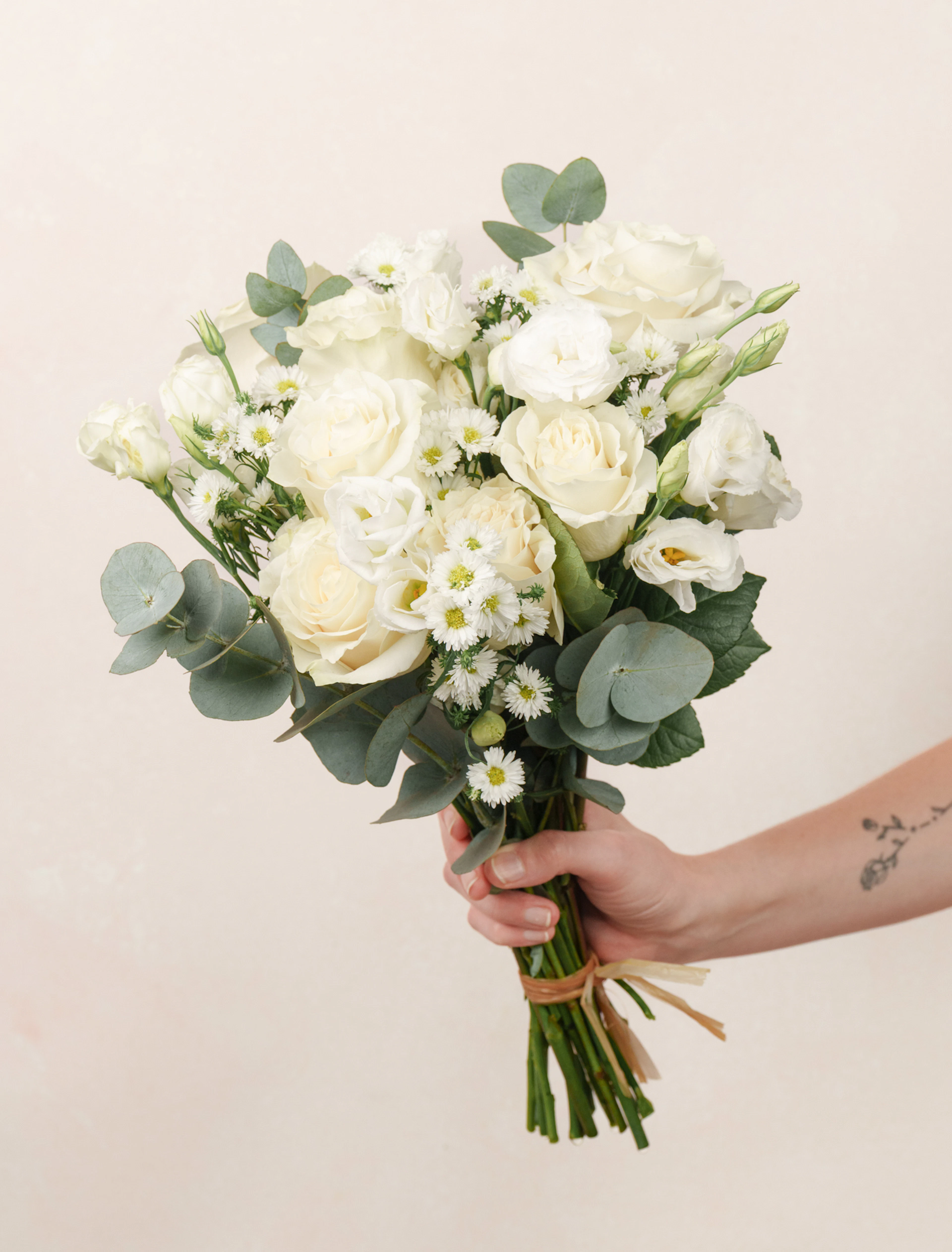 Amelia by Ode a La ROSE- Chicago — flowers available for delivery from Floom
