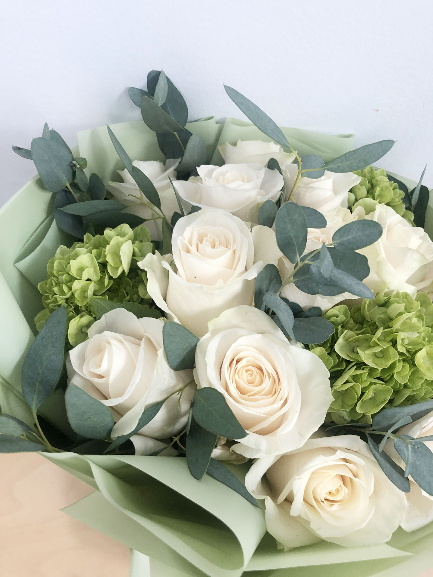 Two Dozen White Rose original