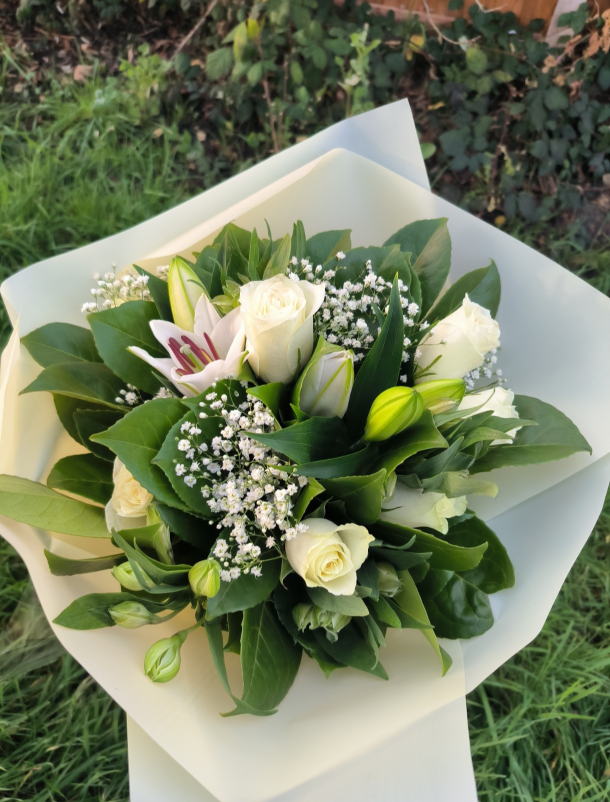 White lilies & roses