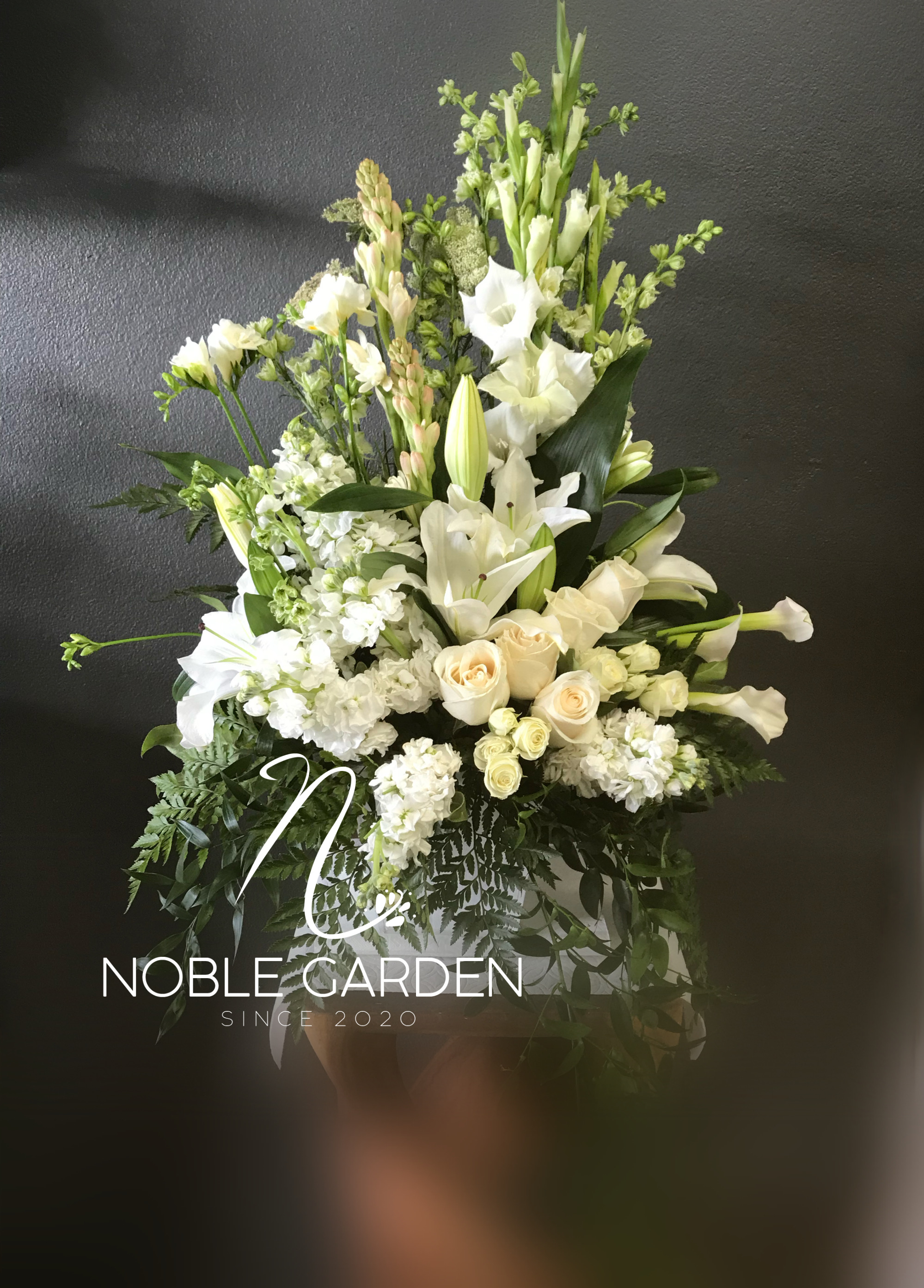 Modern white flowers